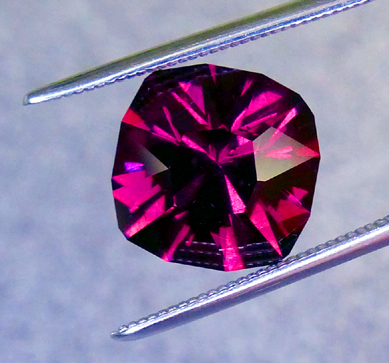 rhodolite garnet rough